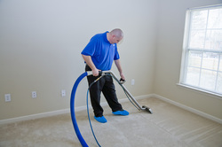 carpet-cleaner-man